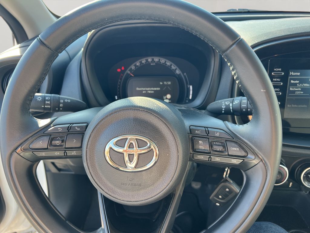 Toyota AYGO (X) 2022 г. Белый, пробег 60000 км