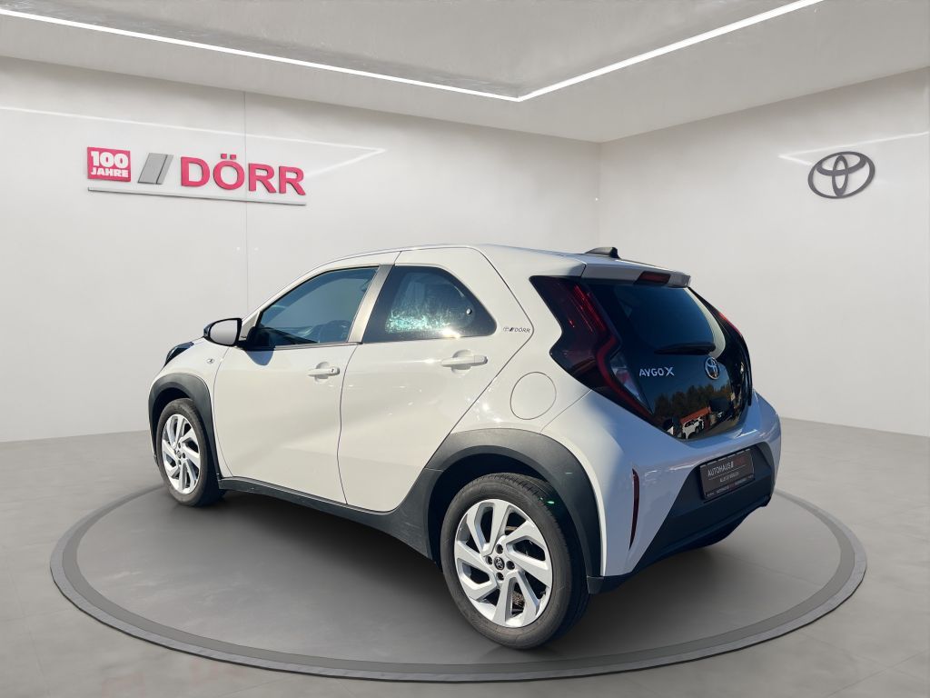 Toyota AYGO (X) 2022 г. Белый, пробег 60000 км