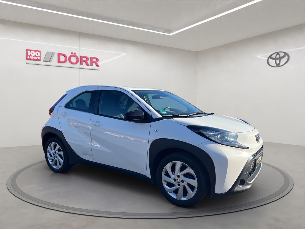 Toyota AYGO (X) 2022 г. Белый, пробег 60000 км