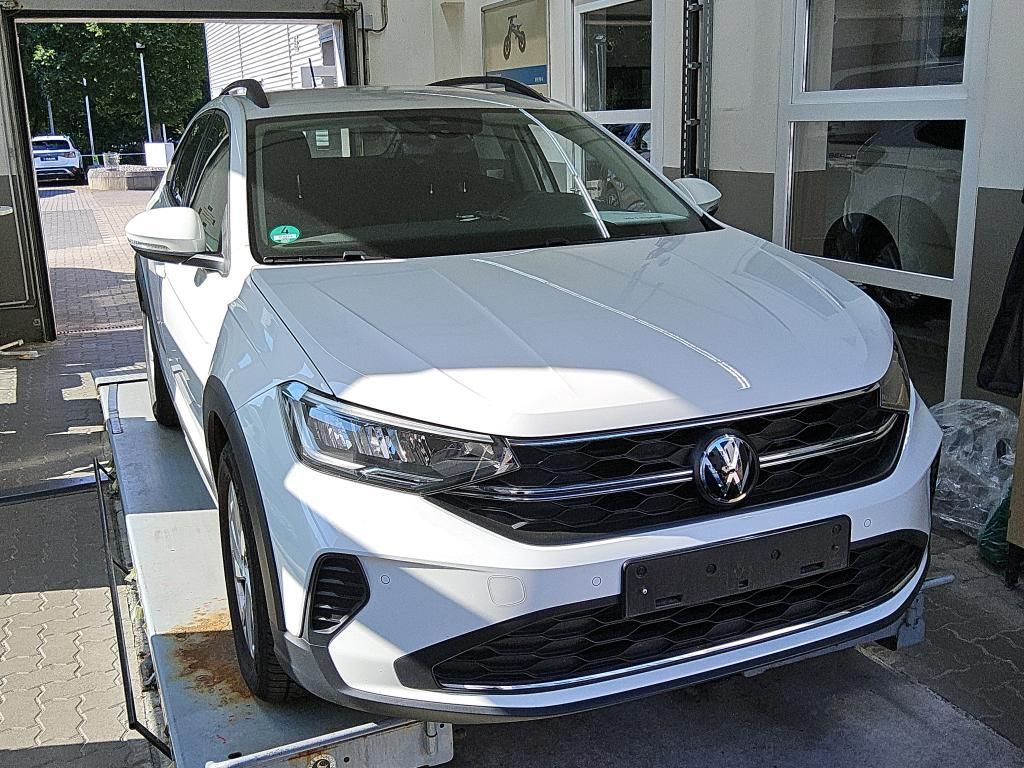 Volkswagen Taigo 2022 г. Белый, пробег 40559 км