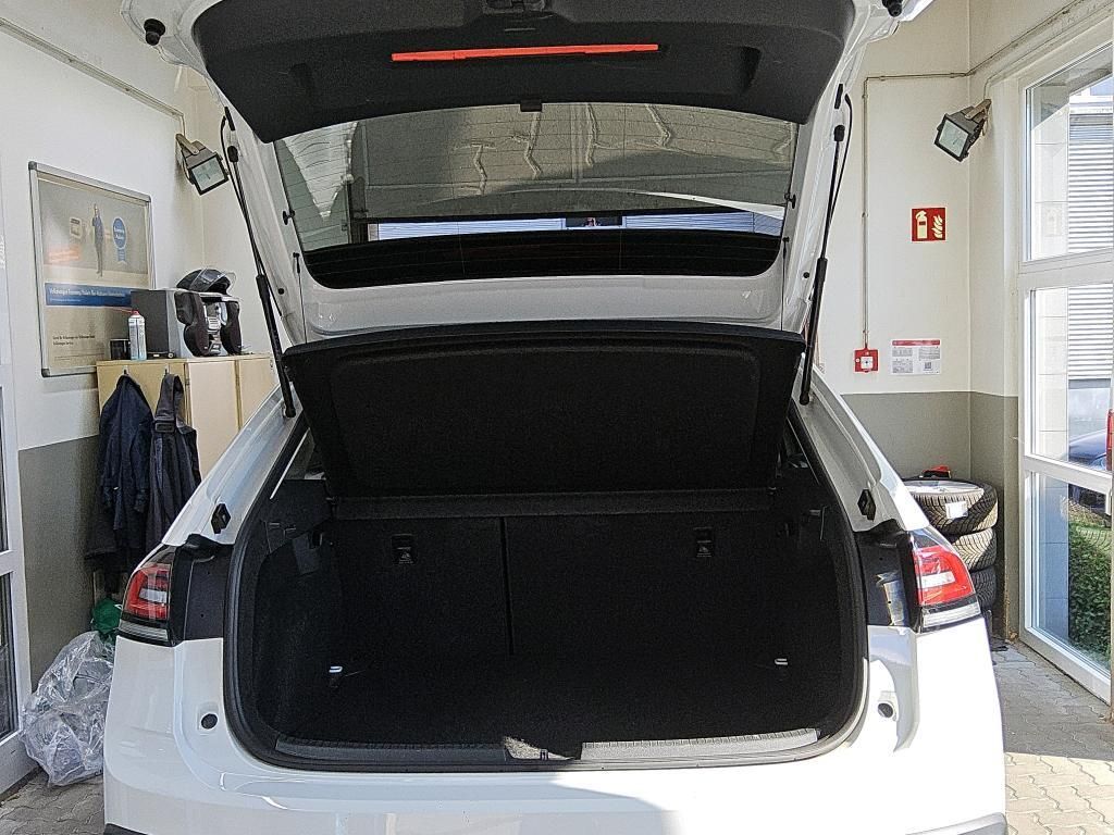 Volkswagen Taigo 2022 г. Белый, пробег 40559 км