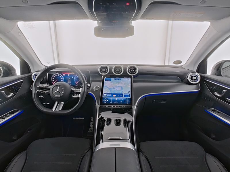 Mercedes-Benz GLC 220 2025 г. Чёрный, пробег 26191 км