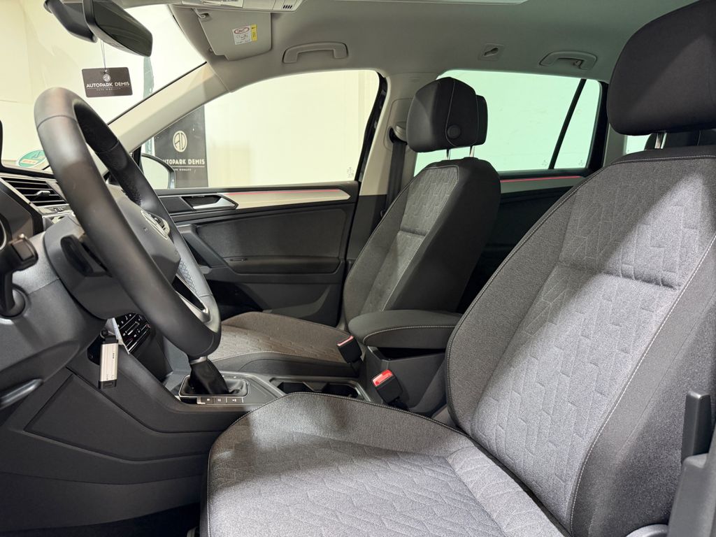 Volkswagen Tiguan 2023 г. Чёрный, пробег 57600 км
