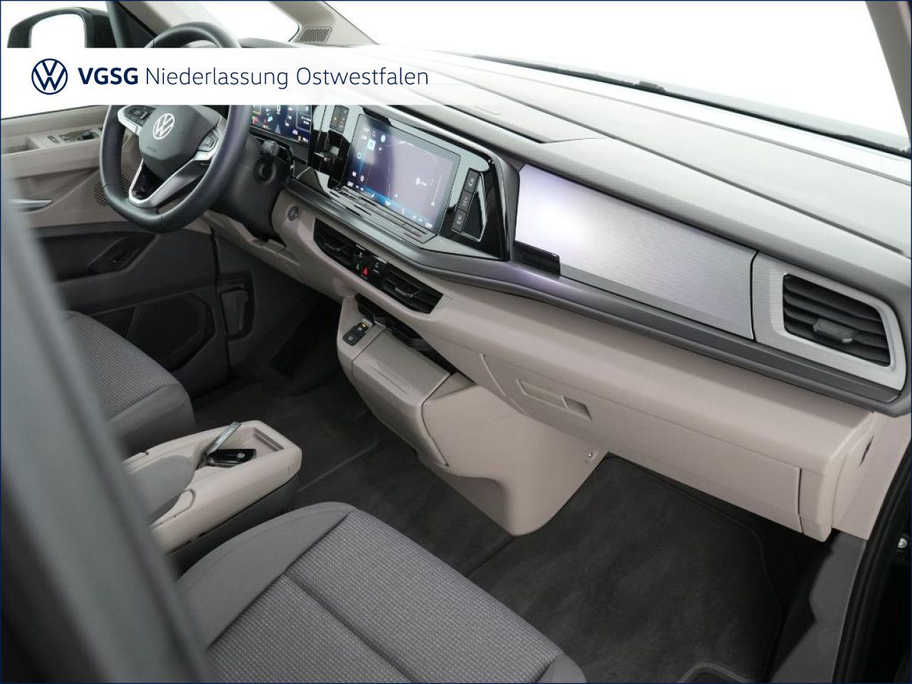 Volkswagen T7 MULTIVAN 2026 г. Чёрный, пробег 2886 км