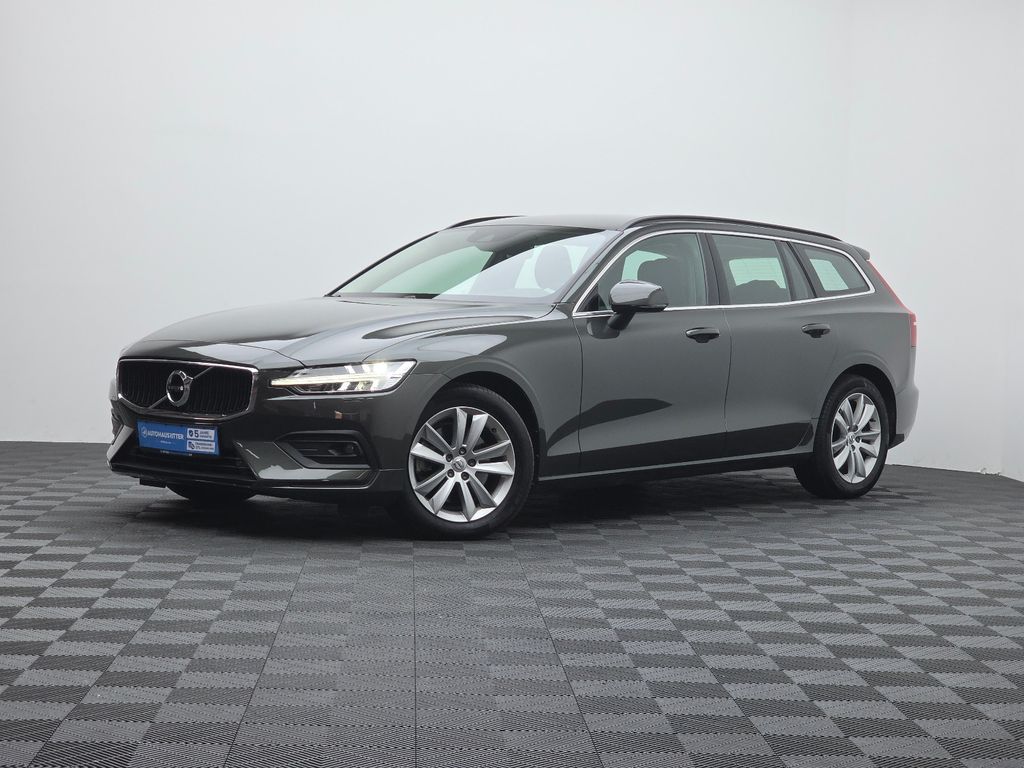 Volvo V60 2022 г. Серый, пробег 46000 км