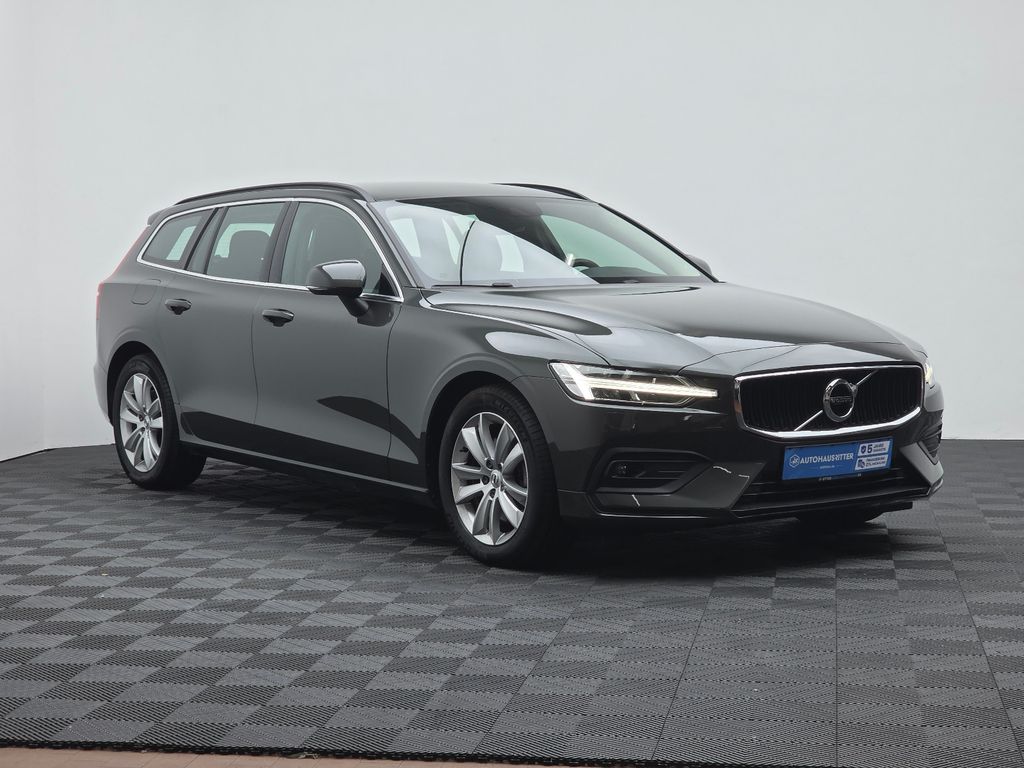 Volvo V60 2022 г. Серый, пробег 46000 км