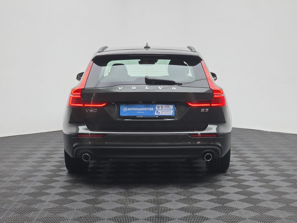 Volvo V60 2022 г. Серый, пробег 46000 км