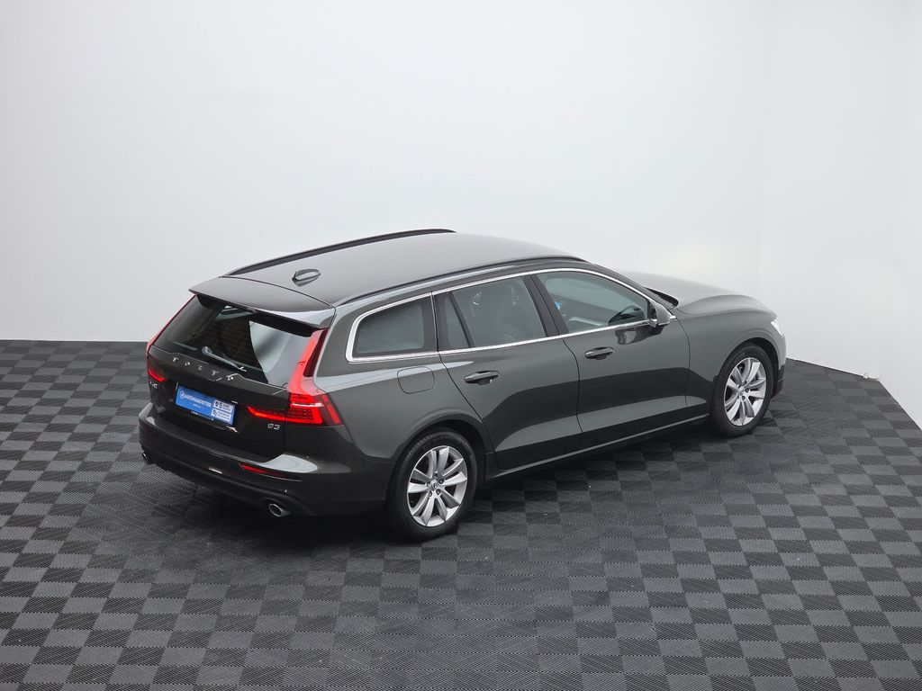Volvo V60 2022 г. Серый, пробег 46000 км