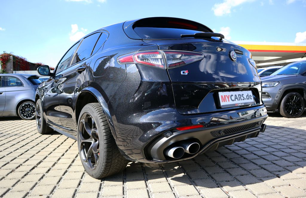 Alfa Romeo Stelvio 2023 г. Чёрный, пробег 45980 км