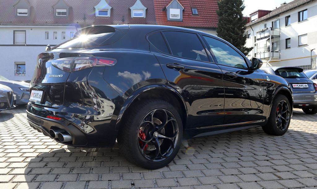 Alfa Romeo Stelvio 2023 г. Чёрный, пробег 45980 км