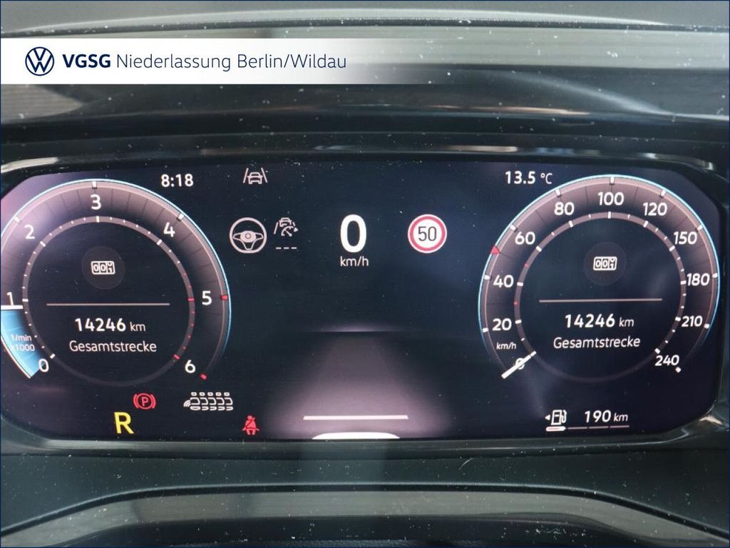 Volkswagen T7 MULTIVAN 2026 г. Синий, пробег 14240 км