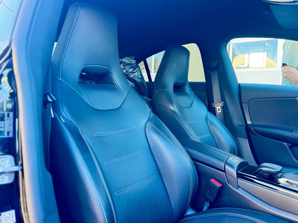 Mercedes-Benz CLA 220 2023 г. Чёрный, пробег 54696 км
