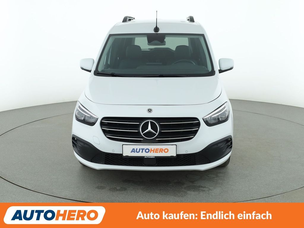 Mercedes-Benz T-CLASS 2023 г. Белый, пробег 51872 км