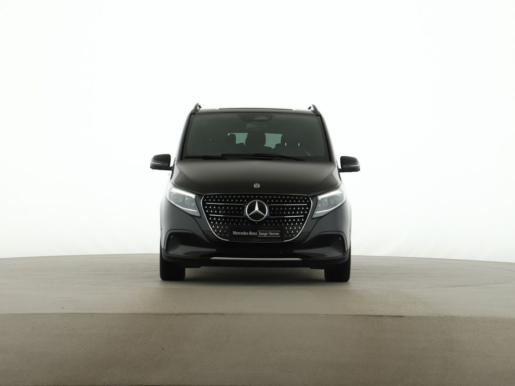 Mercedes-Benz V 300 2024 г. Чёрный, пробег 30400 км