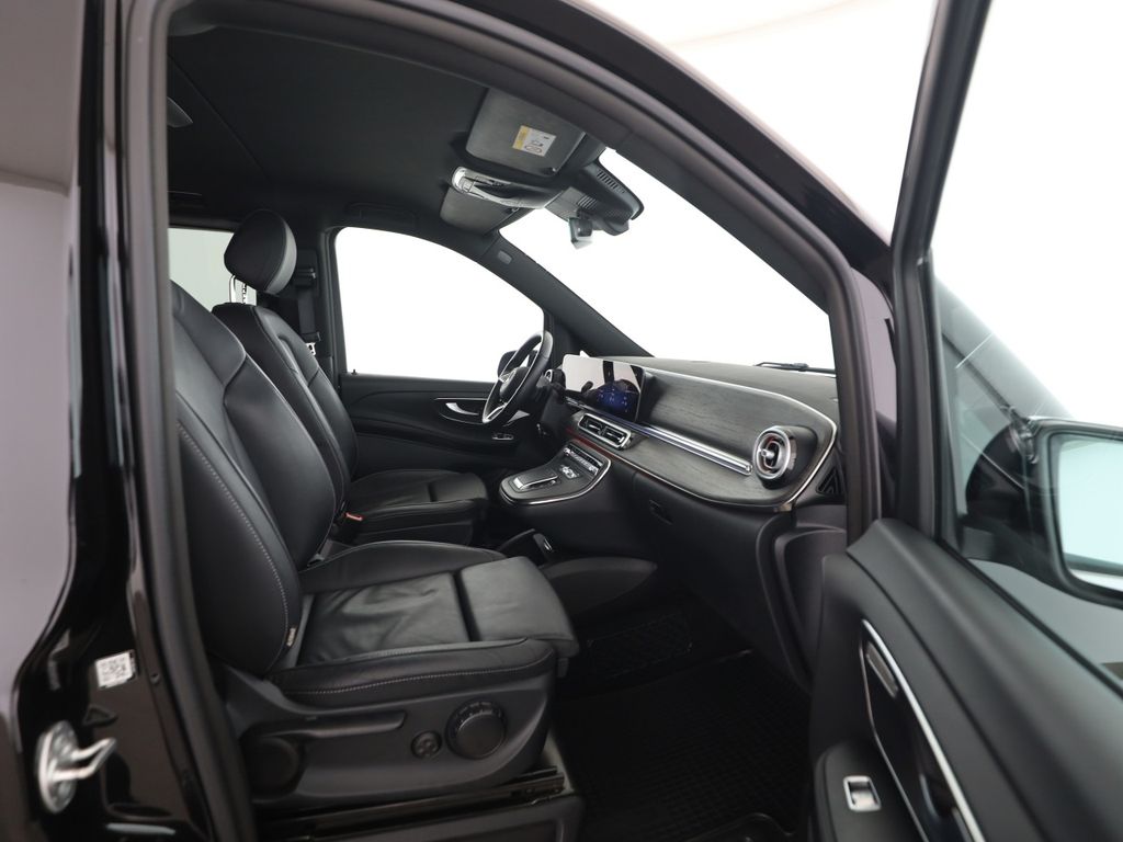 Mercedes-Benz V 300 2024 г. Чёрный, пробег 30400 км