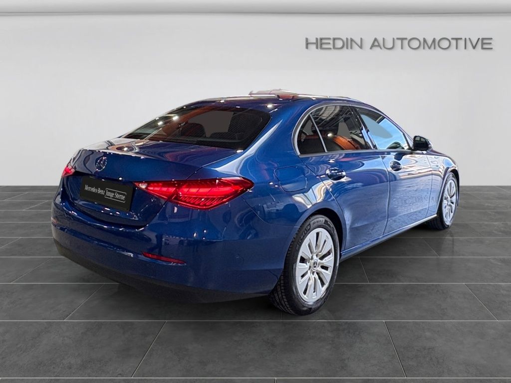 Mercedes-Benz C 180 2022 г. Синий, пробег 27290 км