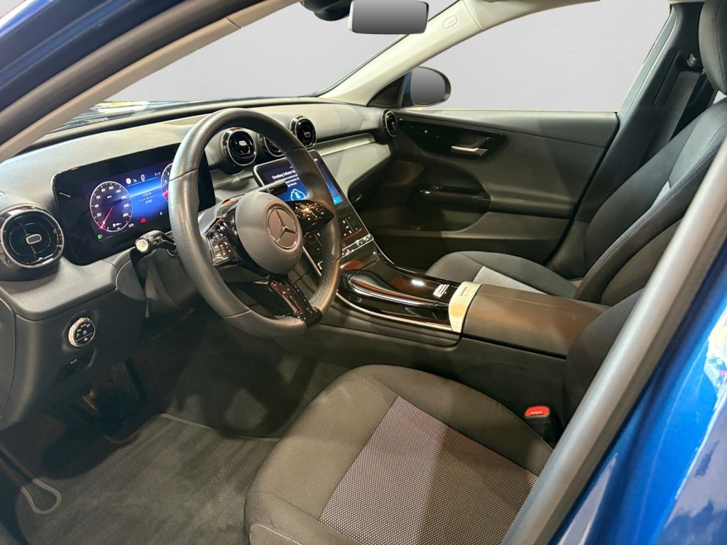 Mercedes-Benz C 180 2022 г. Синий, пробег 27290 км