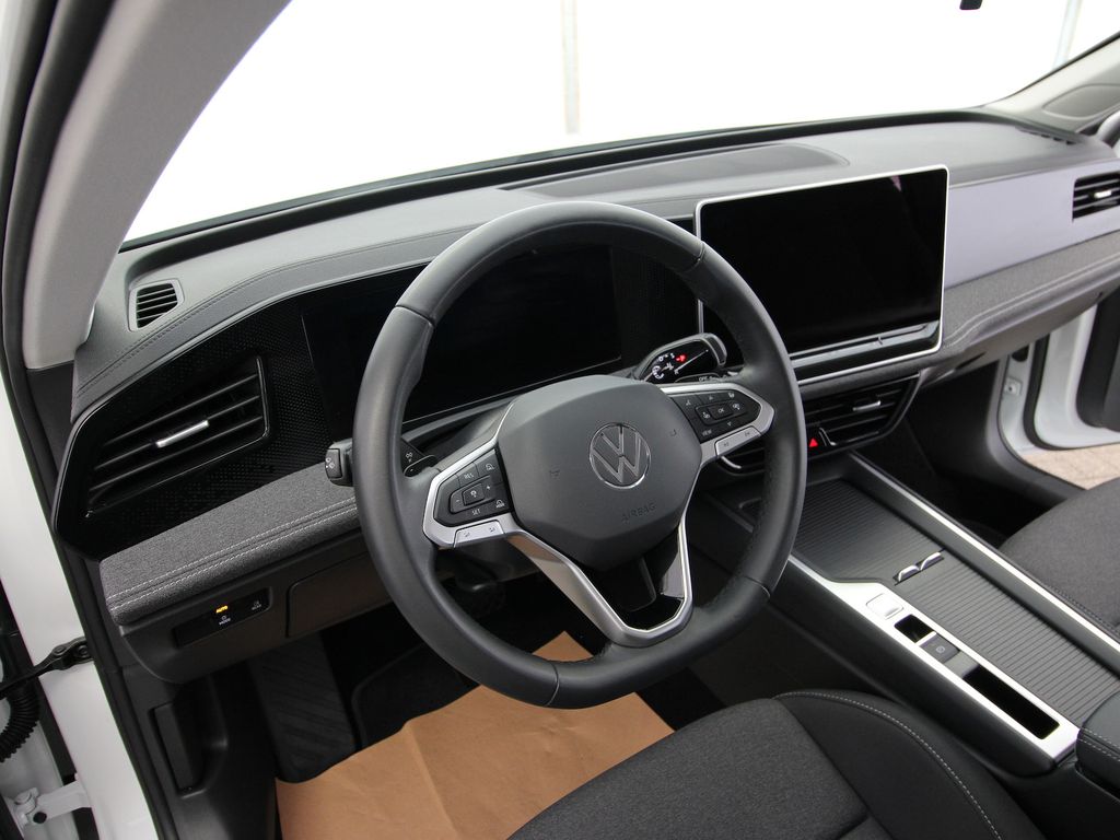 Volkswagen PASSAT VARIANT 2025 г. Белый, пробег 37126 км