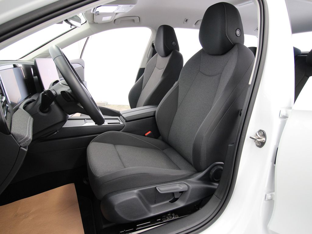 Volkswagen PASSAT VARIANT 2025 г. Белый, пробег 37126 км