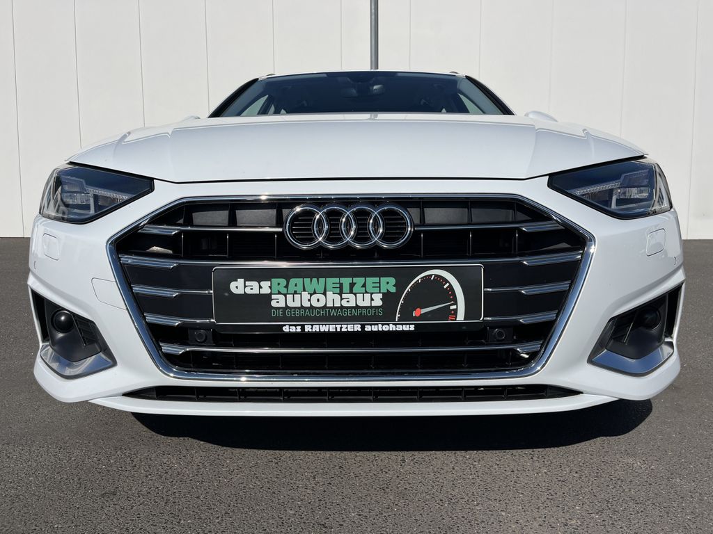 Audi A4 2022 г. Белый, пробег 55540 км