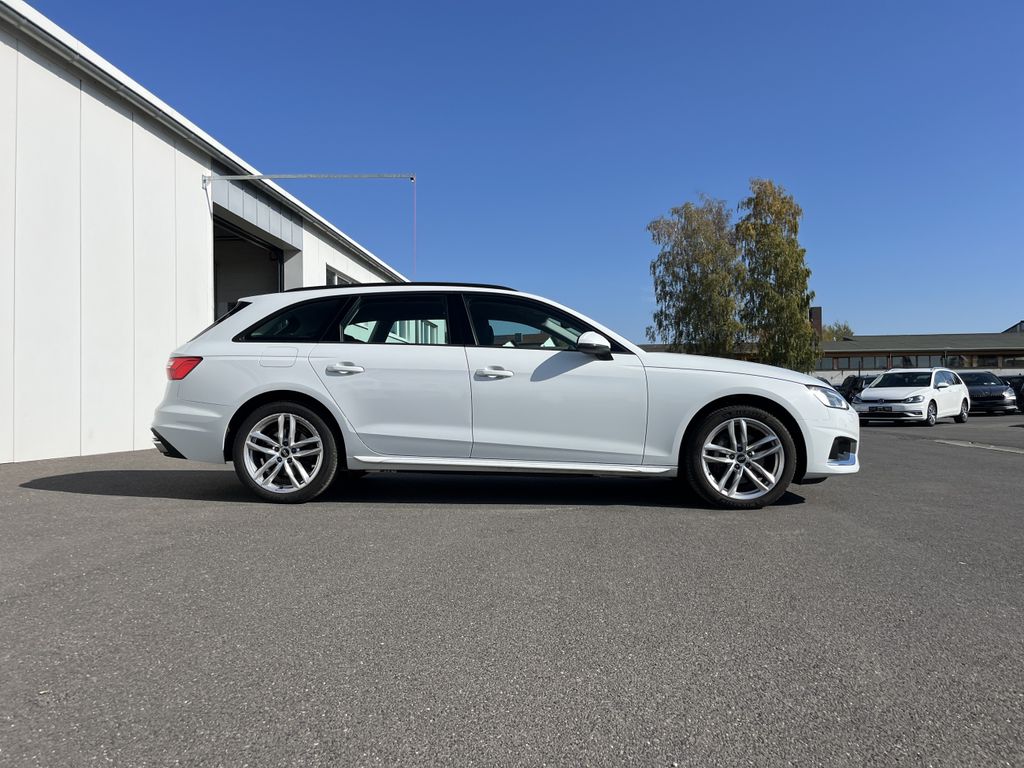 Audi A4 2022 г. Белый, пробег 55540 км