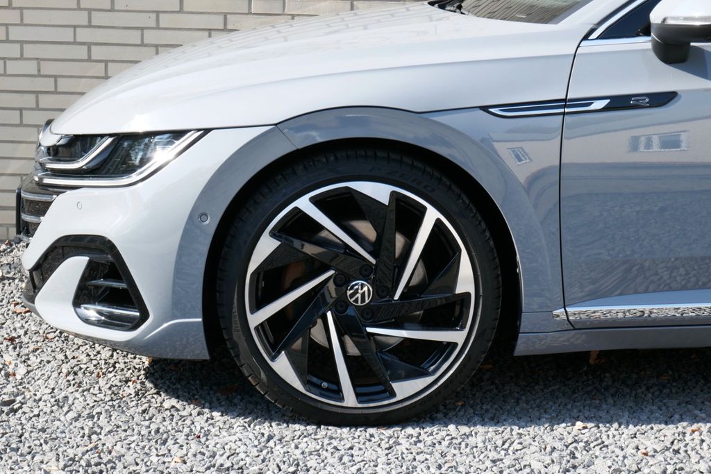 Volkswagen Arteon 2024 г. Серый, пробег 44000 км
