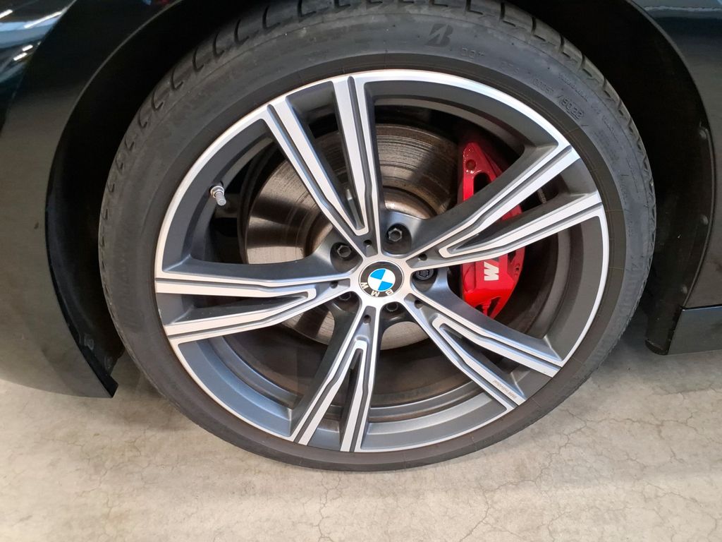 BMW 320 2023 г. Чёрный, пробег 49000 км