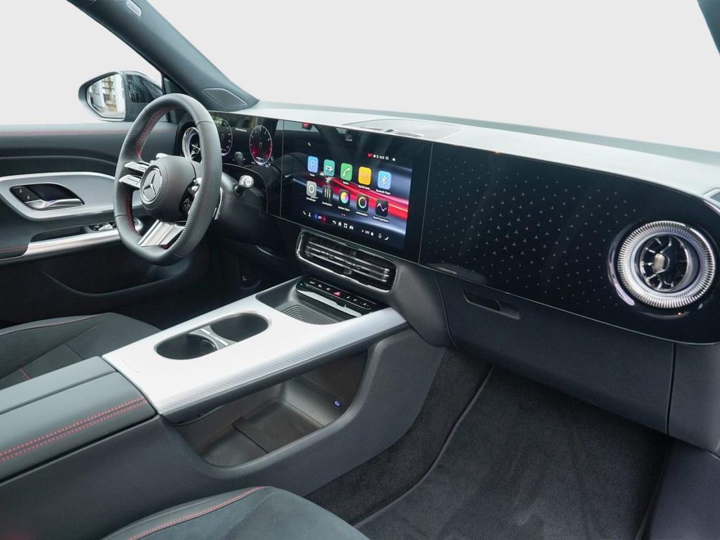 Mercedes-Benz GLB 200 2026 г. Чёрный, пробег 15000 км