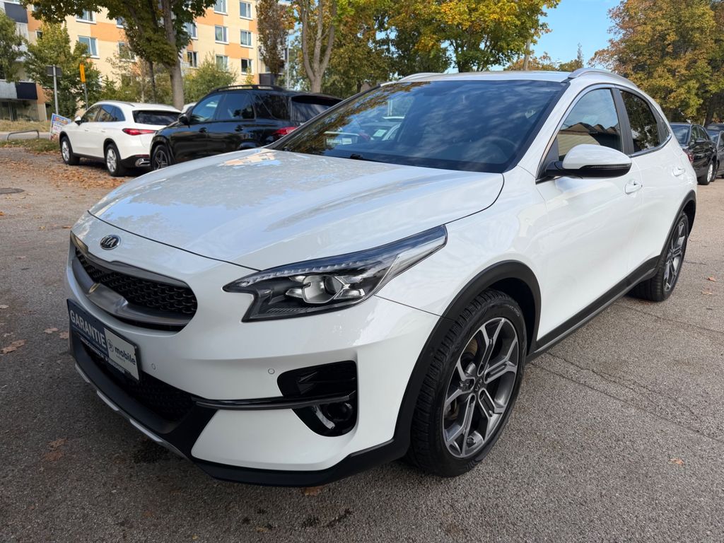 Kia XCeed 2021 г. Белый, пробег 26107 км