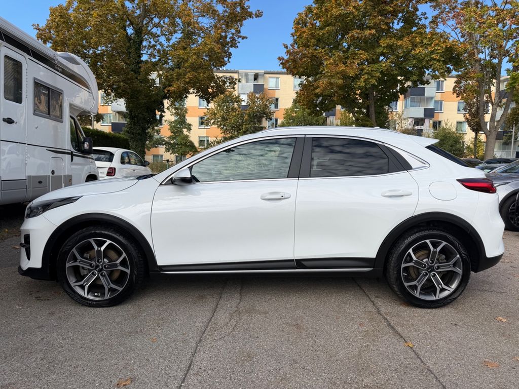 Kia XCeed 2021 г. Белый, пробег 26107 км