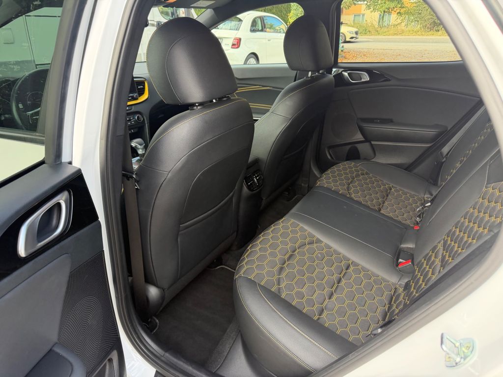 Kia XCeed 2021 г. Белый, пробег 26107 км