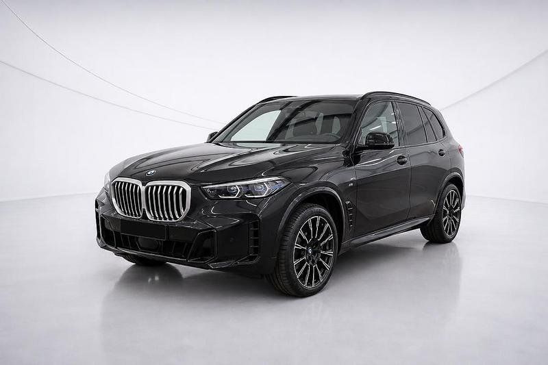 BMW X5 2026 г. Чёрный, пробег 24833 км