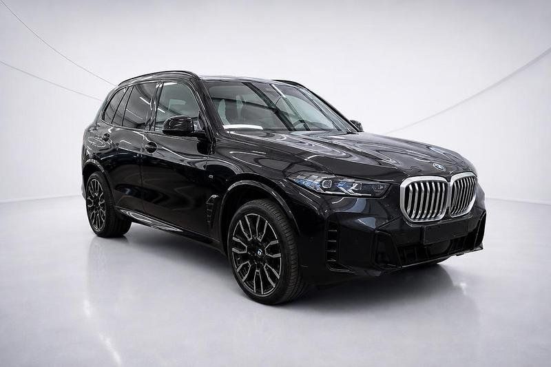 BMW X5 2026 г. Чёрный, пробег 24833 км