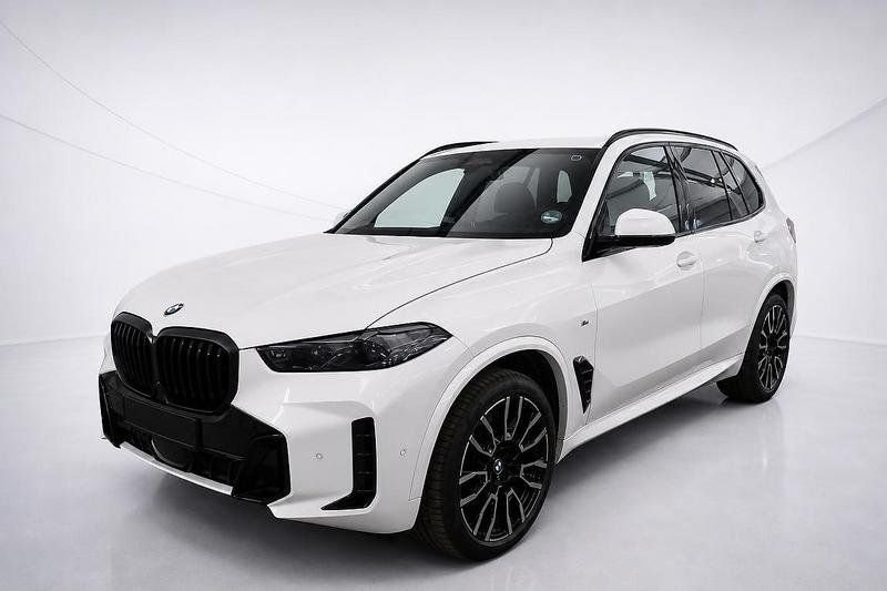 BMW X5 2026 г. Белый, пробег 21206 км