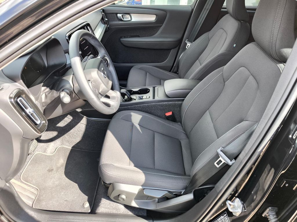Volvo XC40 2021 г. Чёрный, пробег 57847 км