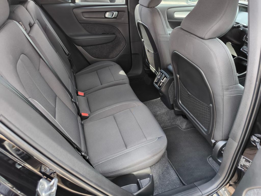 Volvo XC40 2021 г. Чёрный, пробег 57847 км
