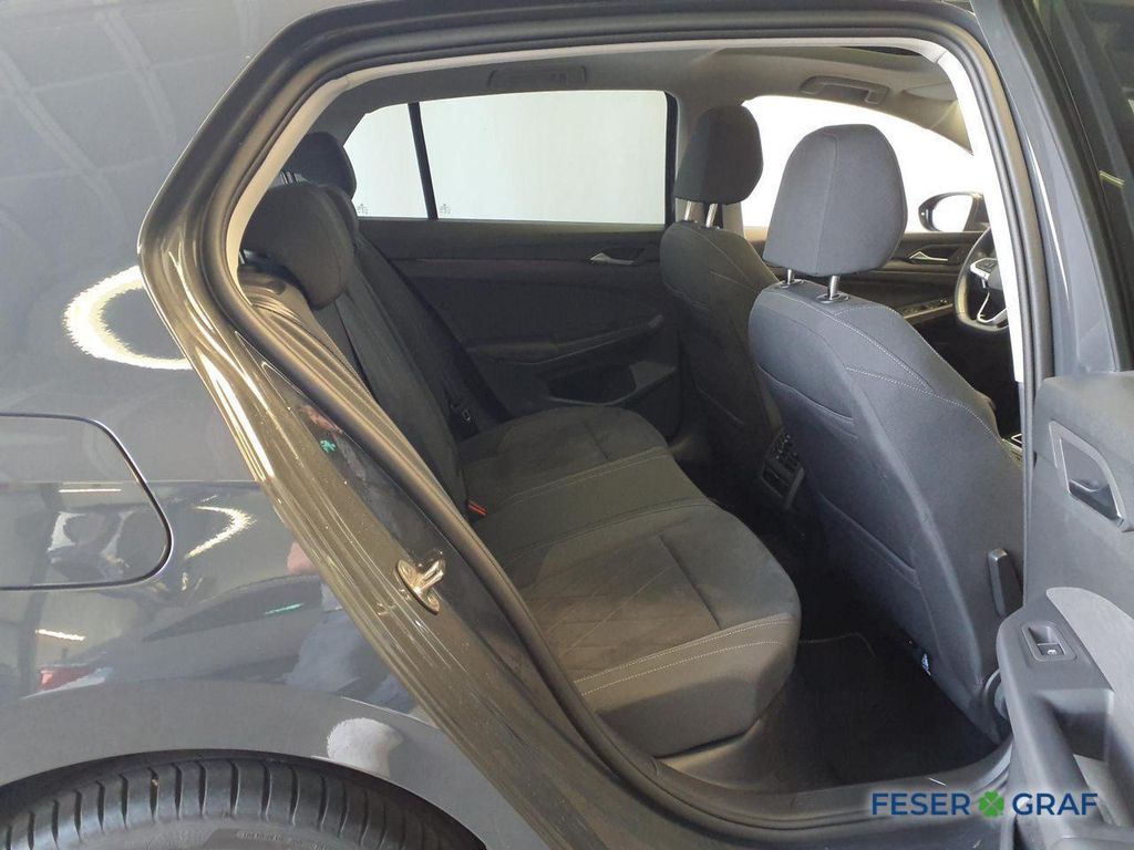 Volkswagen Golf 2023 г. Серый, пробег 41255 км
