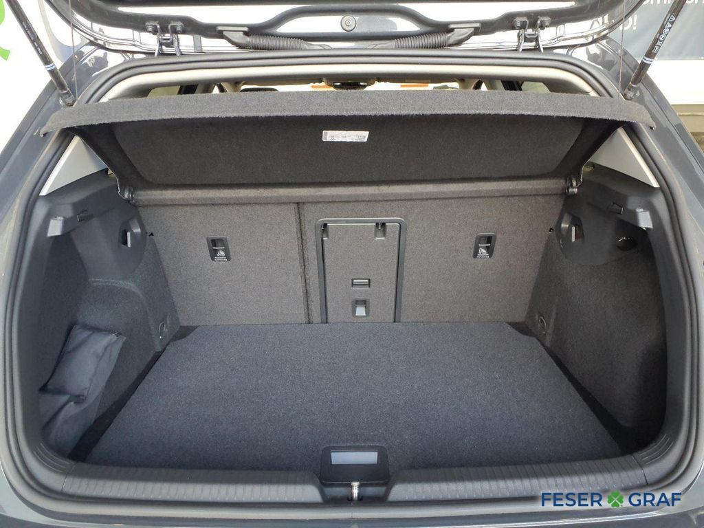 Volkswagen Golf 2023 г. Серый, пробег 41255 км