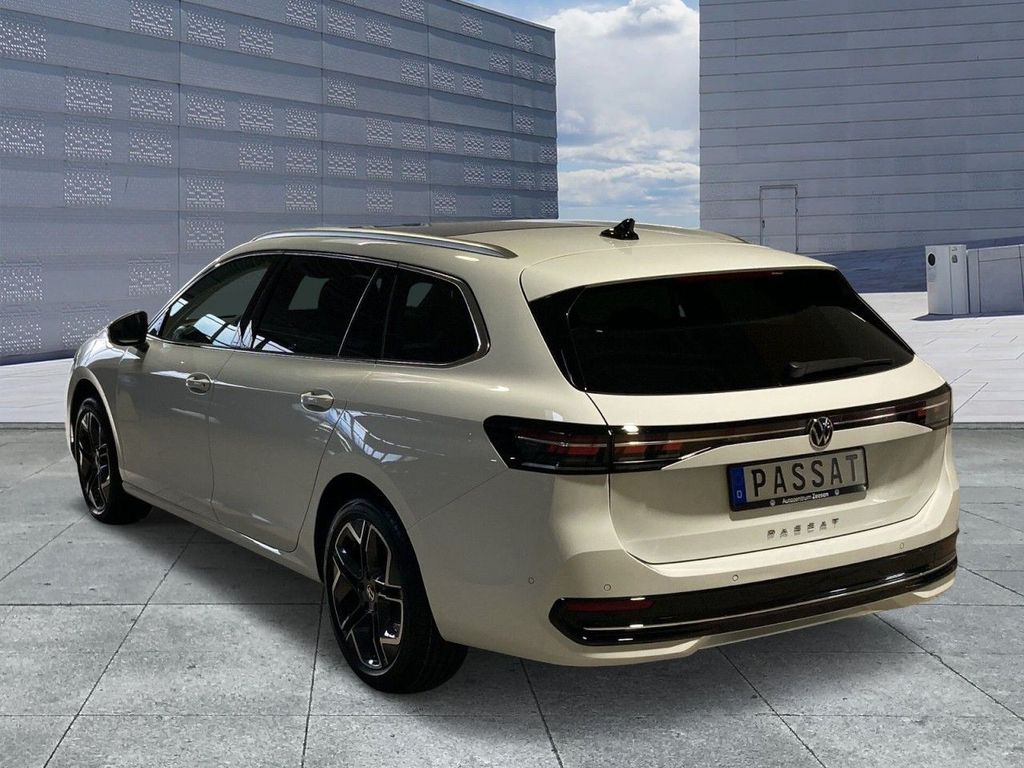 Volkswagen PASSAT VARIANT 2024 г. Белый, пробег 23527 км
