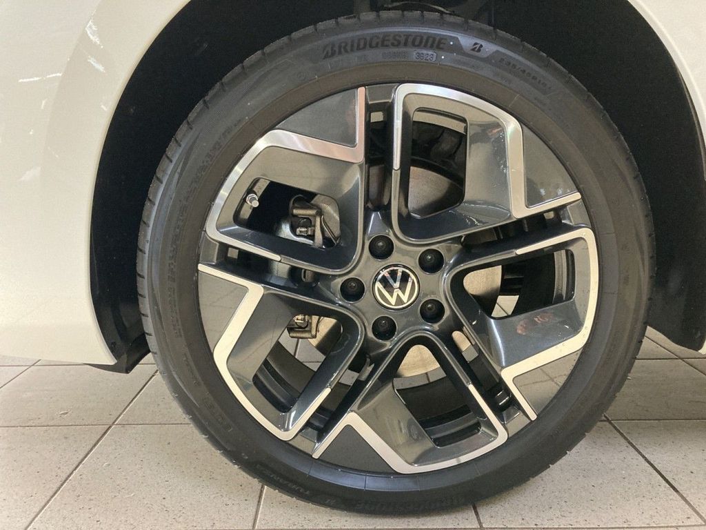 Volkswagen PASSAT VARIANT 2024 г. Белый, пробег 23527 км
