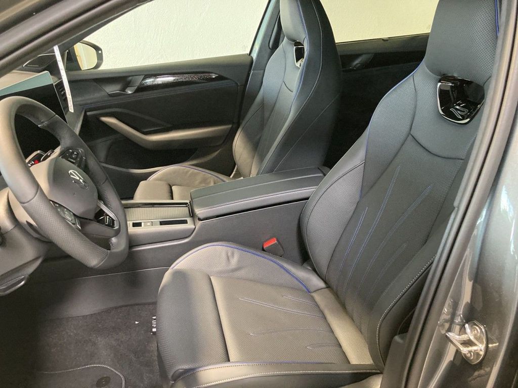Volkswagen PASSAT VARIANT 2025 г. Серый, пробег 27785 км