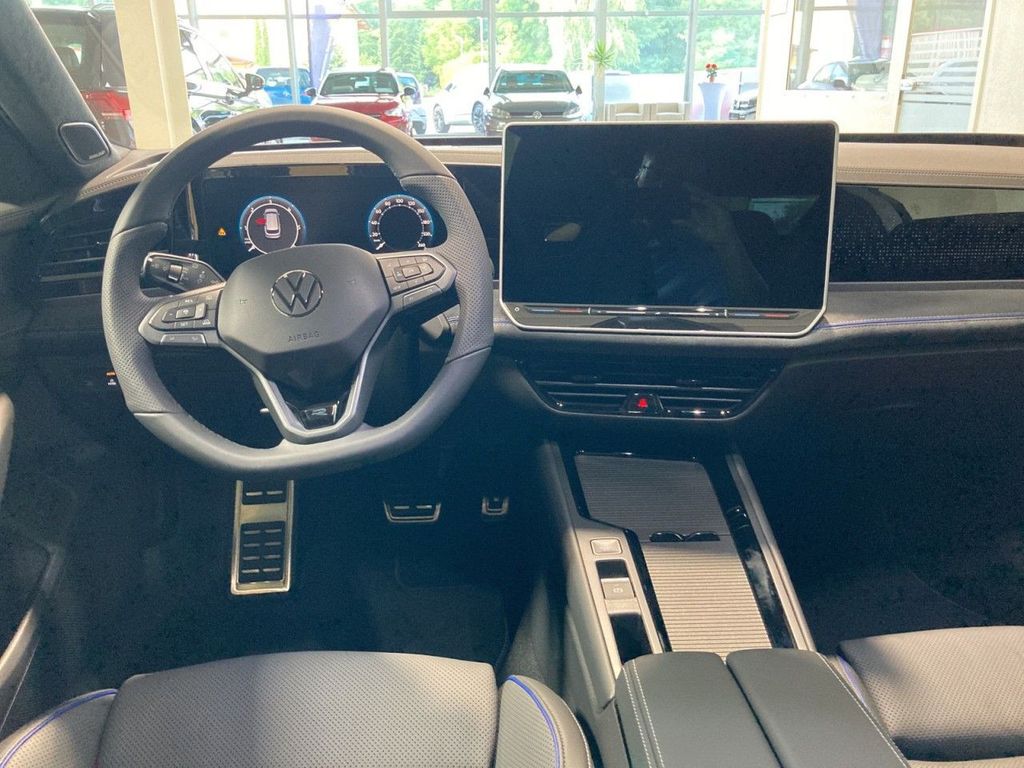 Volkswagen PASSAT VARIANT 2025 г. Серый, пробег 27785 км