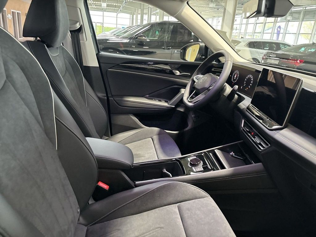 Volkswagen Tiguan 2026 г. Серый, пробег 1500 км