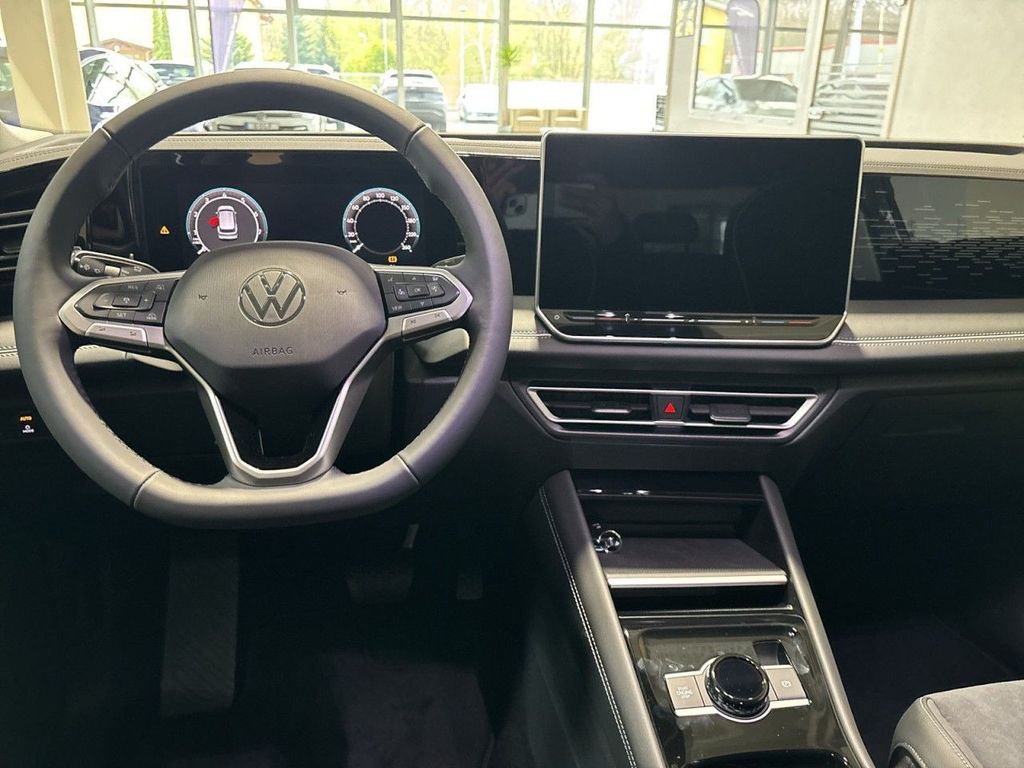 Volkswagen Tiguan 2026 г. Серый, пробег 1500 км