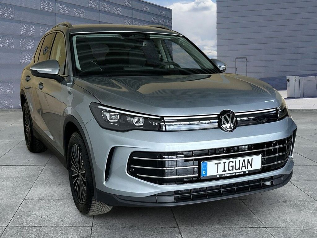 Volkswagen Tiguan 2026 г. Серебристый, пробег 1500 км