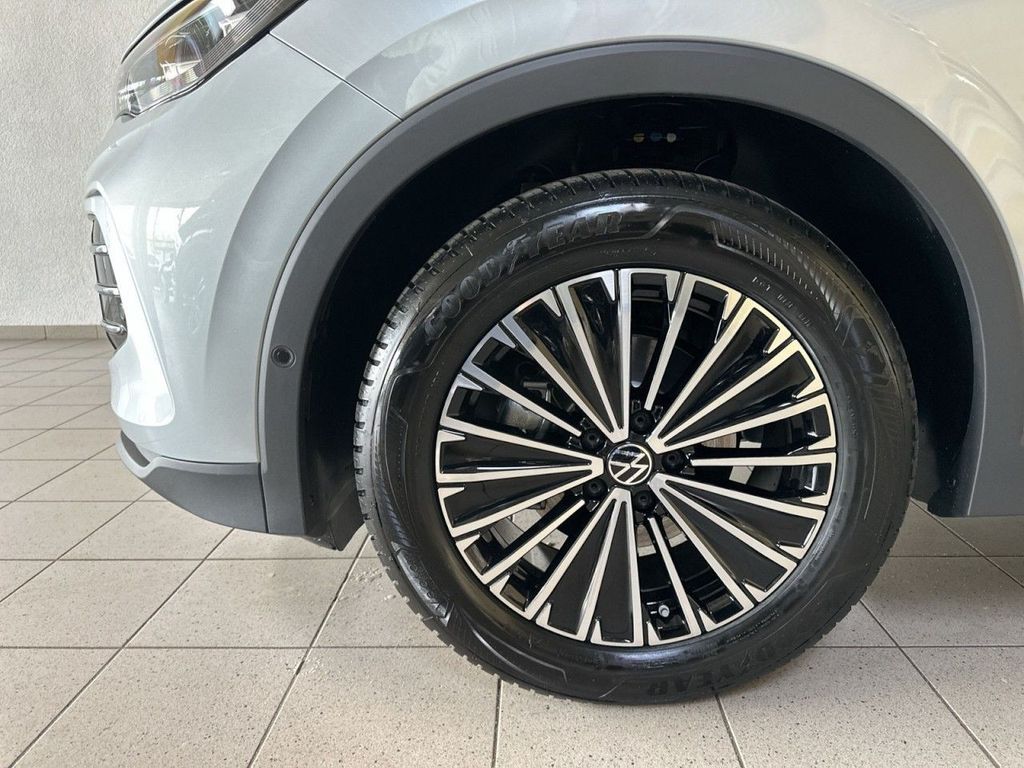 Volkswagen Tiguan 2026 г. Серебристый, пробег 1500 км
