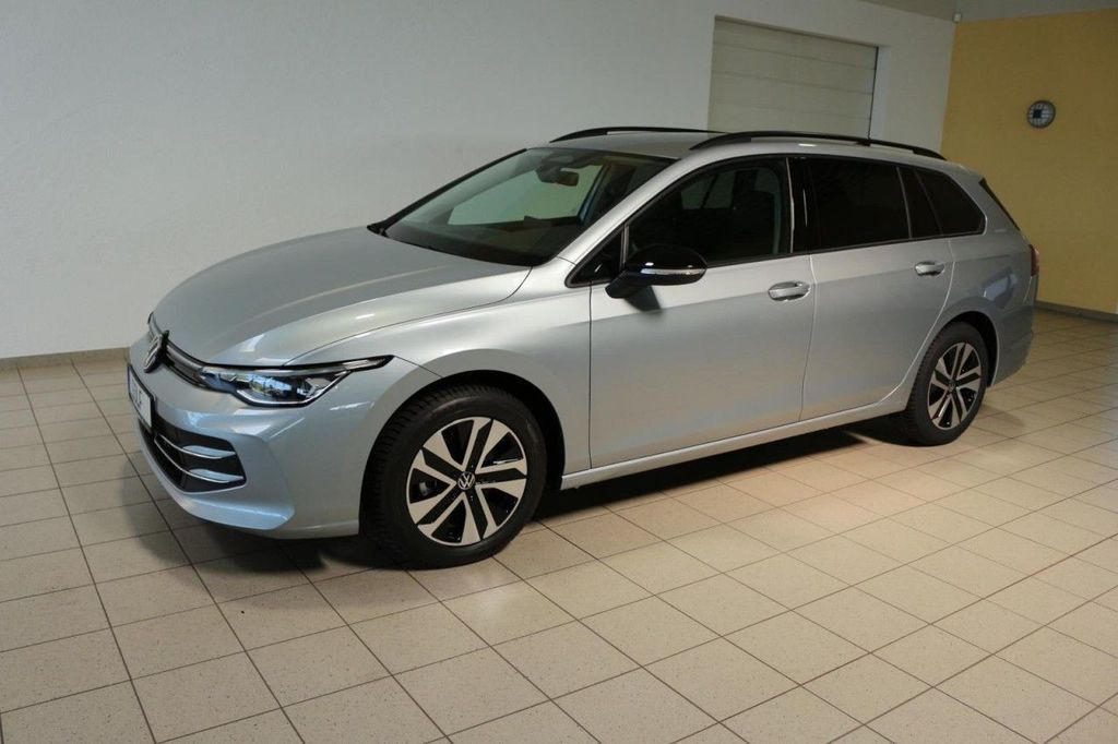 Volkswagen Golf 2026 г. Серебристый, пробег 6000 км
