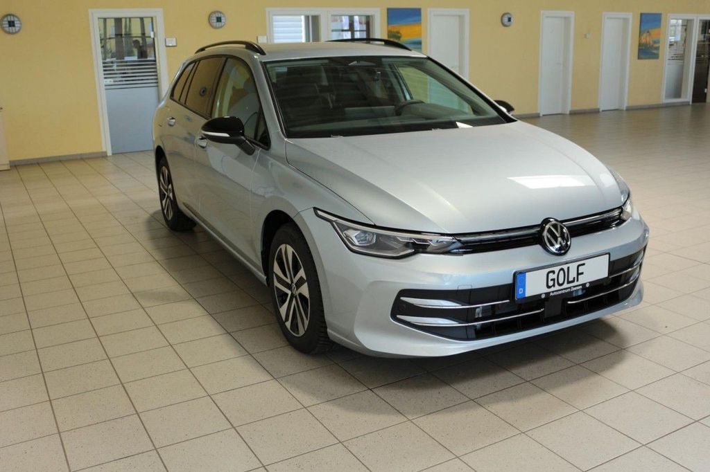 Volkswagen Golf 2026 г. Серебристый, пробег 6000 км
