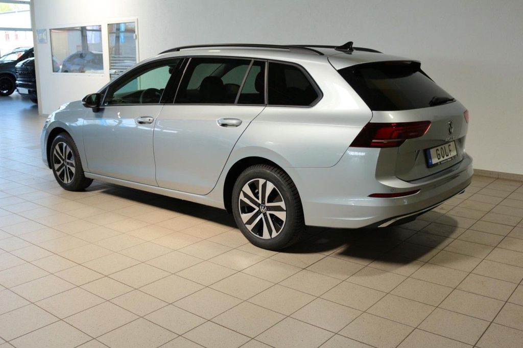 Volkswagen Golf 2026 г. Серебристый, пробег 6000 км