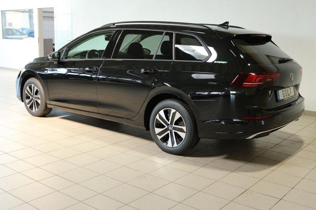 Volkswagen Golf 2026 г. Чёрный, пробег 6000 км